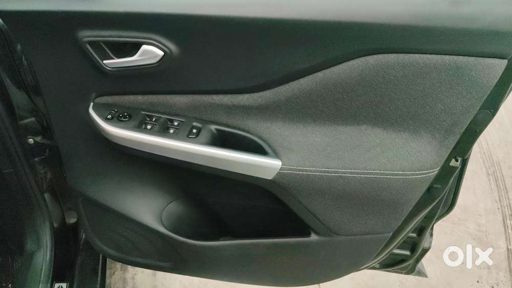 Nissan Magnite 1.0 Xv Premium, 2021, Petrol