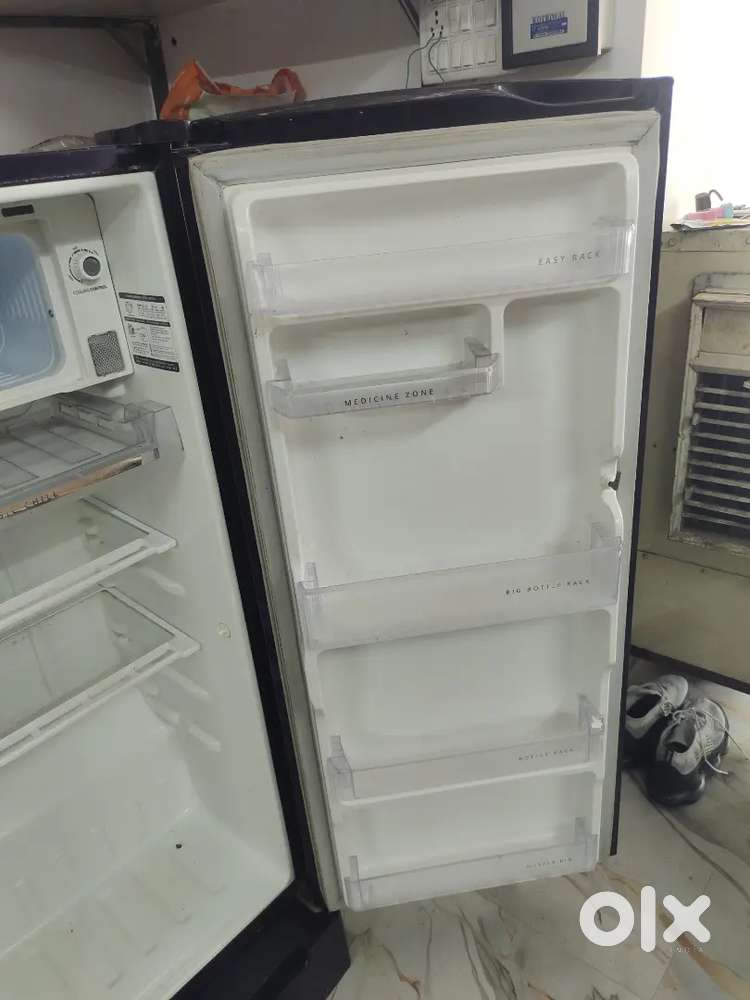 Whirlpool Refrigerator New Condition Only 8999₹