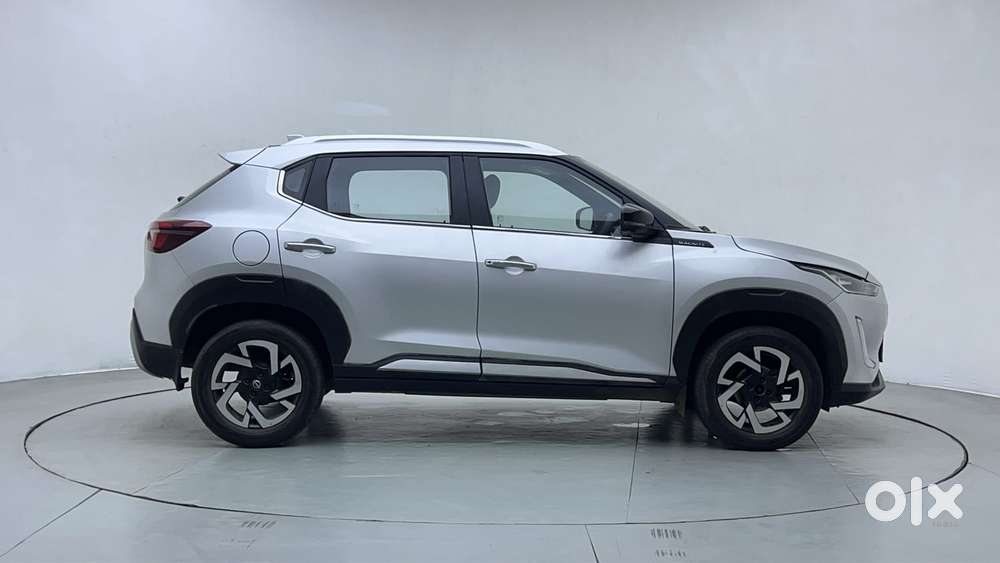 Nissan Magnite 1.0 Xv Premium, 2022, Petrol