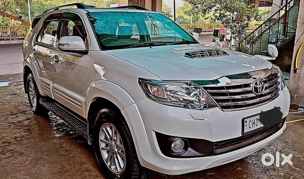 Toyota Fortuner 2013
