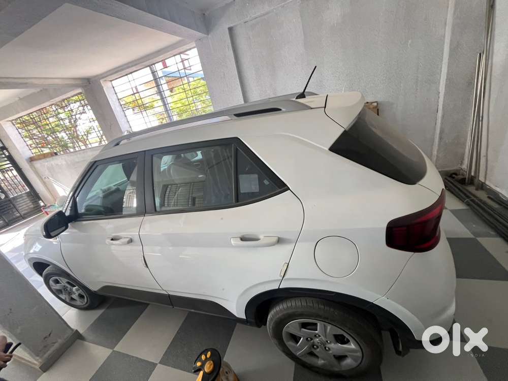 Hyundai Venue Petrol 2022