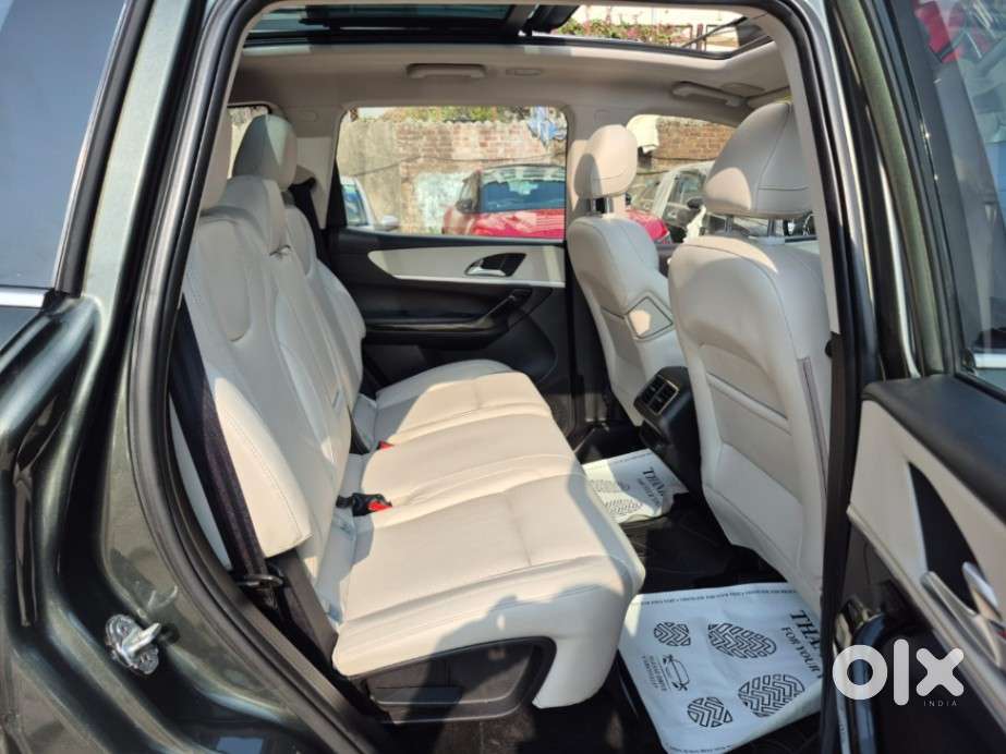 Mahindra Xuv700 2.2 Ax 7 Diesel At Luxury Pack Str, 2025, Diesel