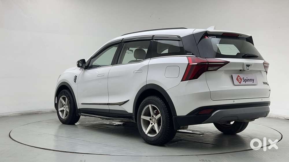 Mahindra Xuv700 2.0 Ax 3 Petrol Mt 5 Str, 2022, Petrol
