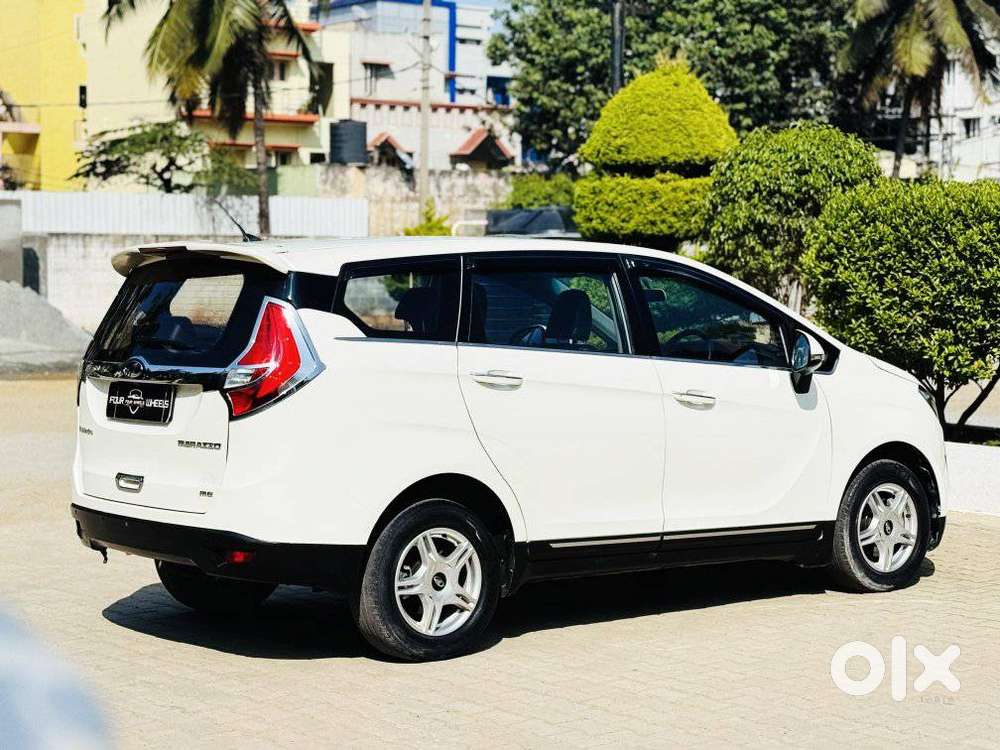 Mahindra Marazzo M6, 2018