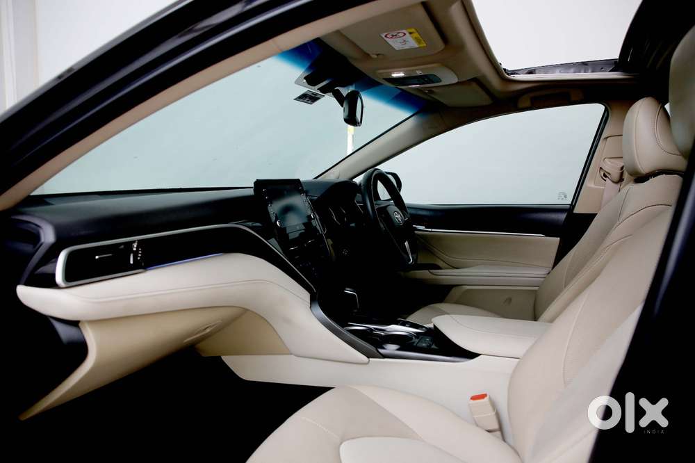 Toyota Camry Hybrid, 2024, Petrol