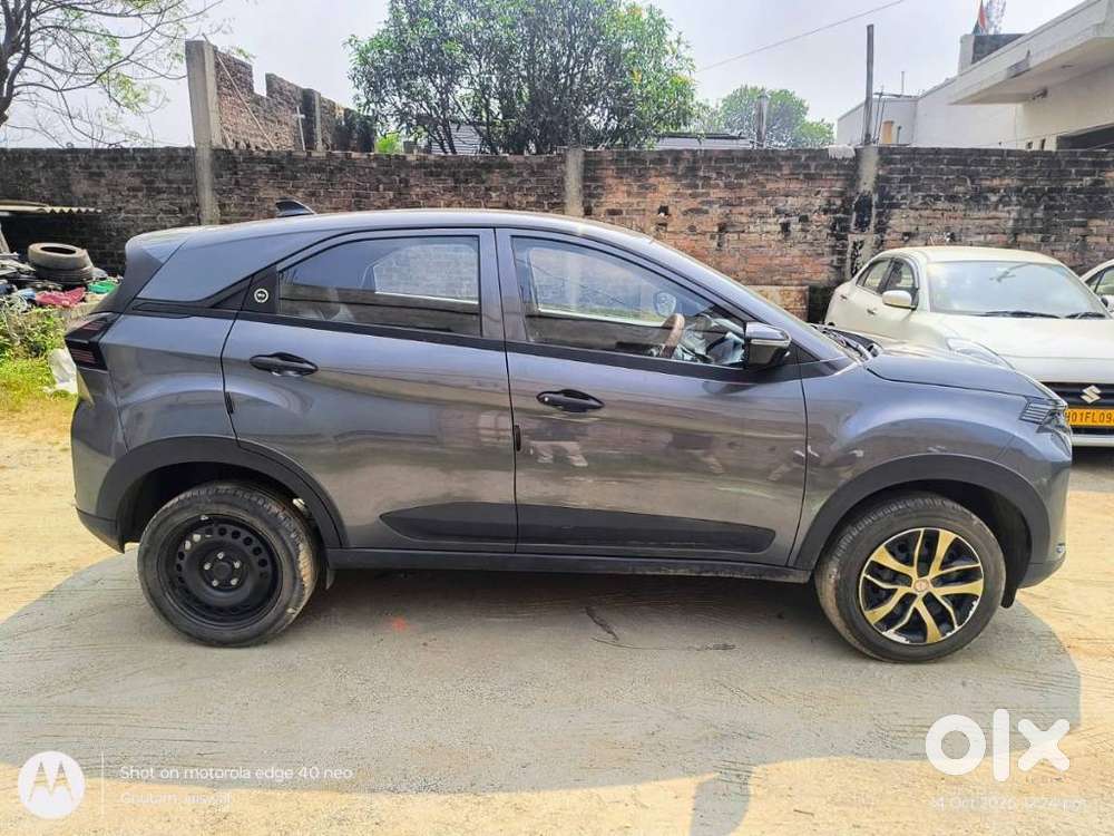 Tata Nexon Smart Plus S 1.2 Revotron Petrol 5 Mt, 2024, Petrol