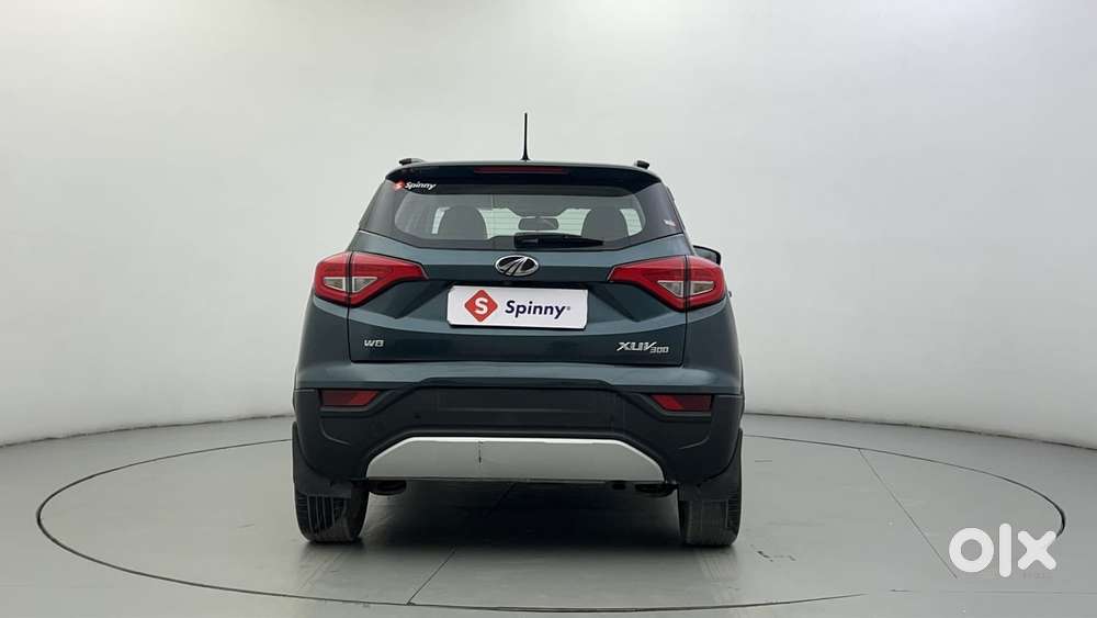 Mahindra Xuv300 W8, 2022, Petrol