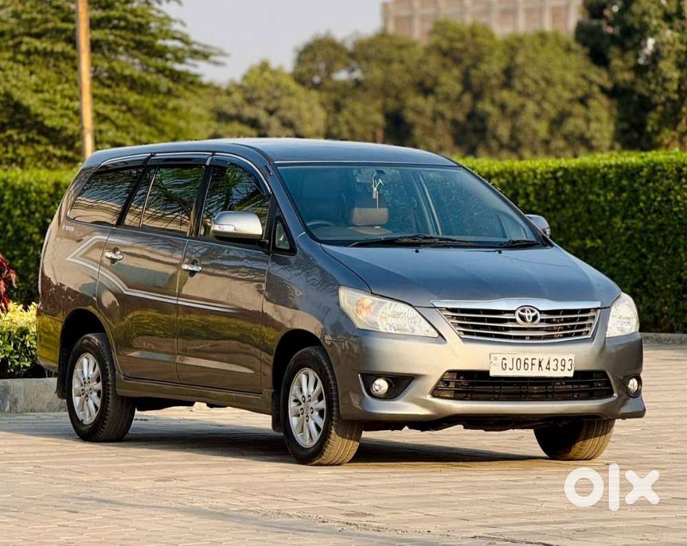 Toyota Innova 2.5 V 8 Str, 2012, Diesel
