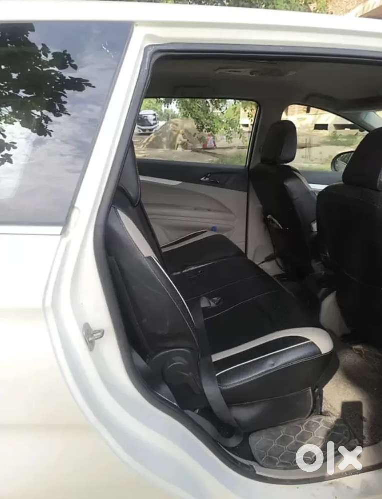 Mahindra Marazzo M8, 2018, Diesel