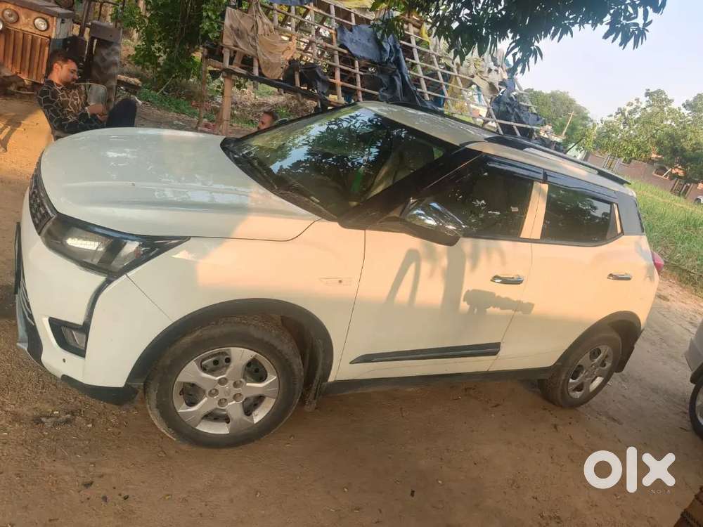 Mahindra Xuv3000 Pearl White