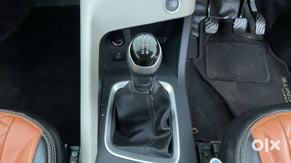 Nissan Magnite 1.0 Xv, 2021, Petrol