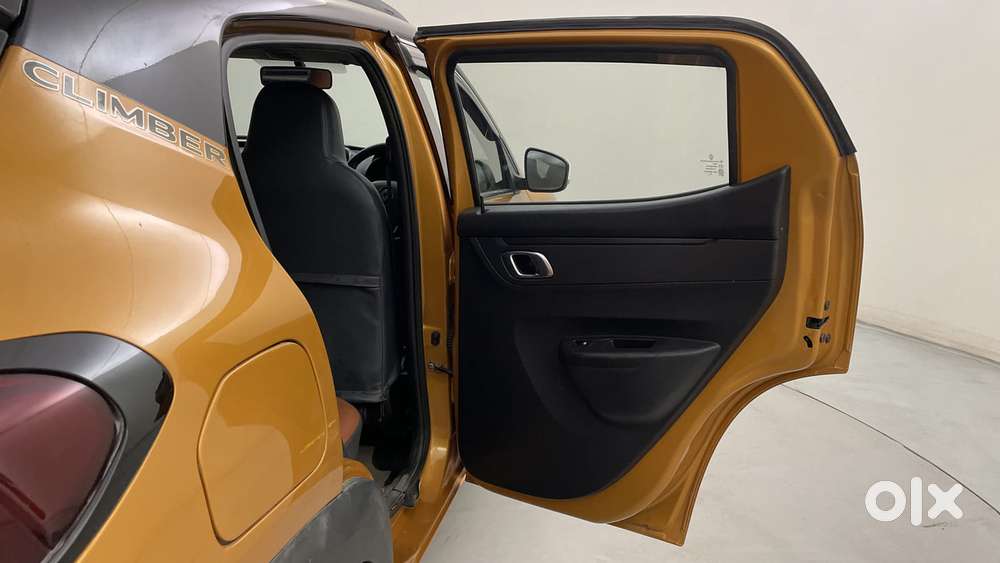 Renault Kwid 1.0 Climber (o) Dual Tone, 2023, Petrol