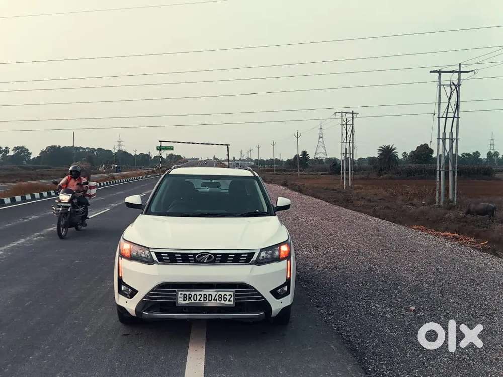 Mahindra Xuv300 Pearl White Diesel Sunroof