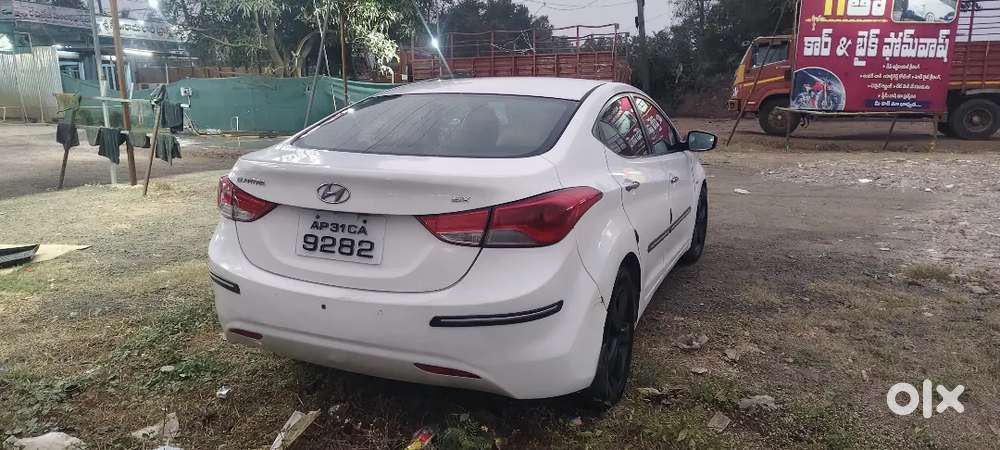 Hyundai Elantra 2013 Diesel 110000 Km Driven