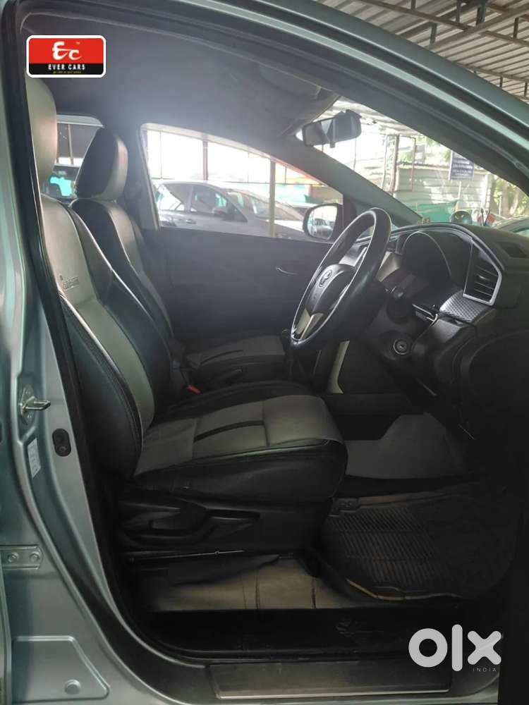 Toyota Innova Crysta 2.4 G Mt 7 Str, 2019, Diesel