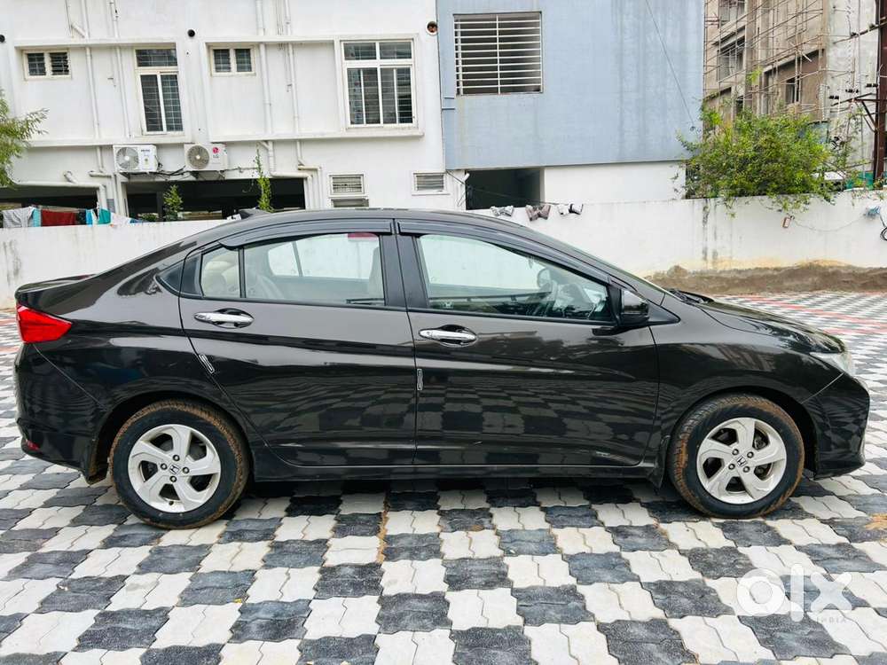 Honda City 1.5 V 5th Gen I-vtec Mt, 2016, Petrol
