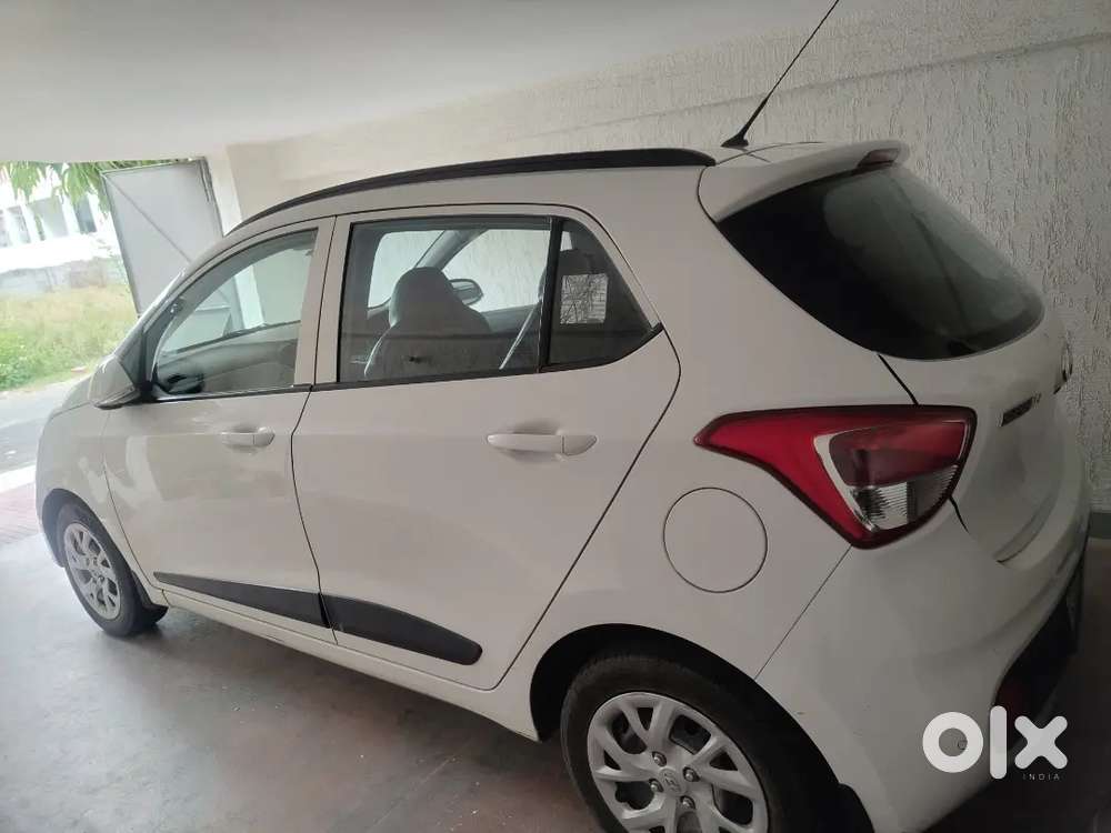 Hyundai Grand I10 Sports Top + Condition Single Hand Driven