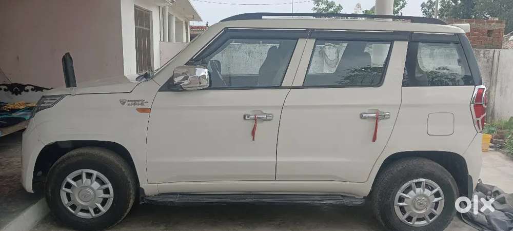 Mahindra Tuv 300 2016 Diesel 64702 Km Driven