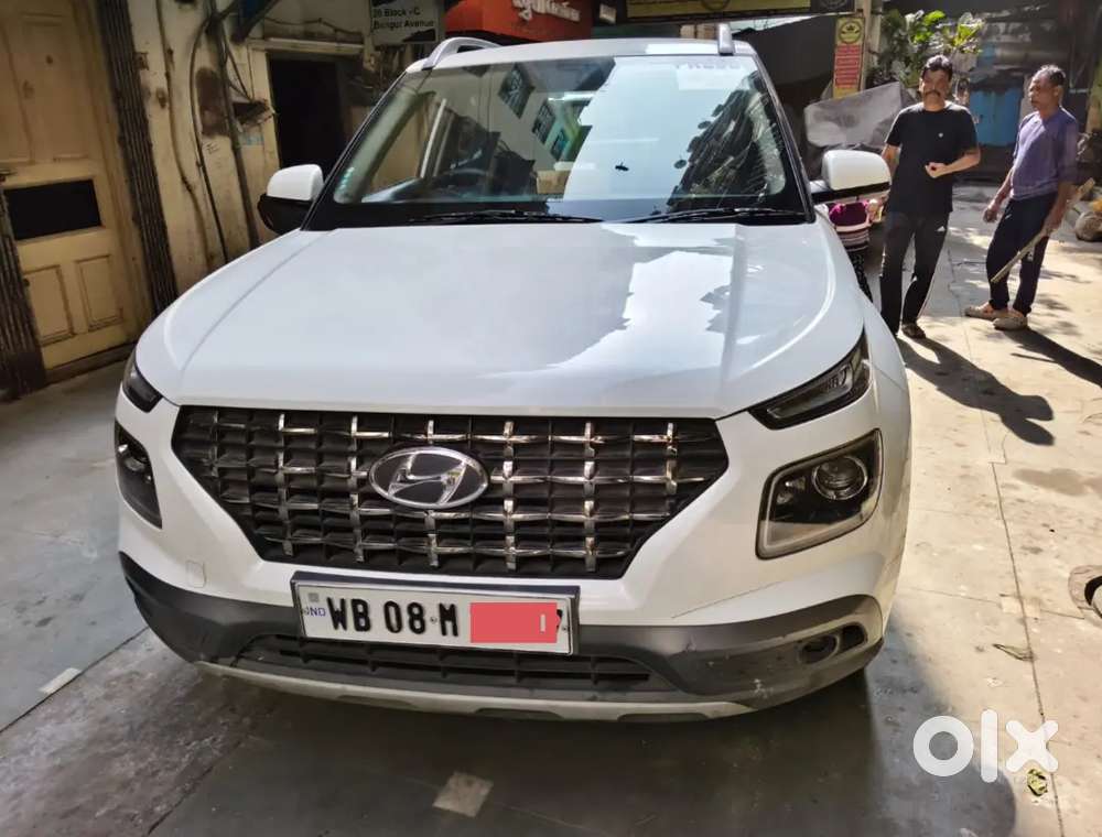 Hyundai Venue 2022 Petrol 30000 Km Driven