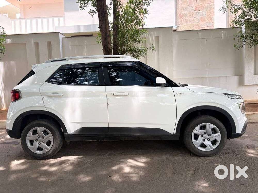 Hyundai Venue S, 2019, Petrol