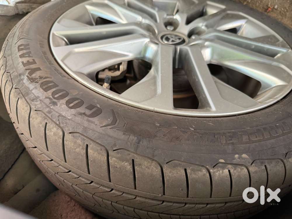 Toyota Innova Hycross 2023 Petrol 19000 Km Driven
