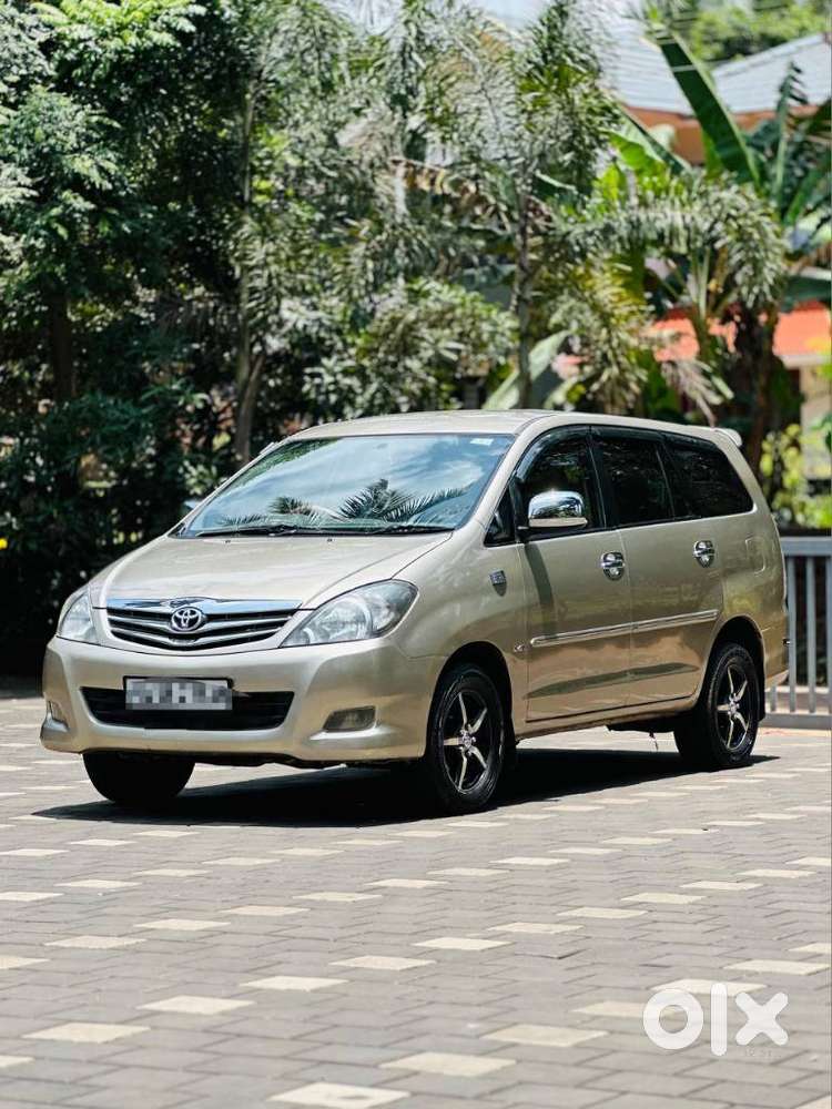Toyota Innova 2.5 V 7 Str, 2010, Diesel