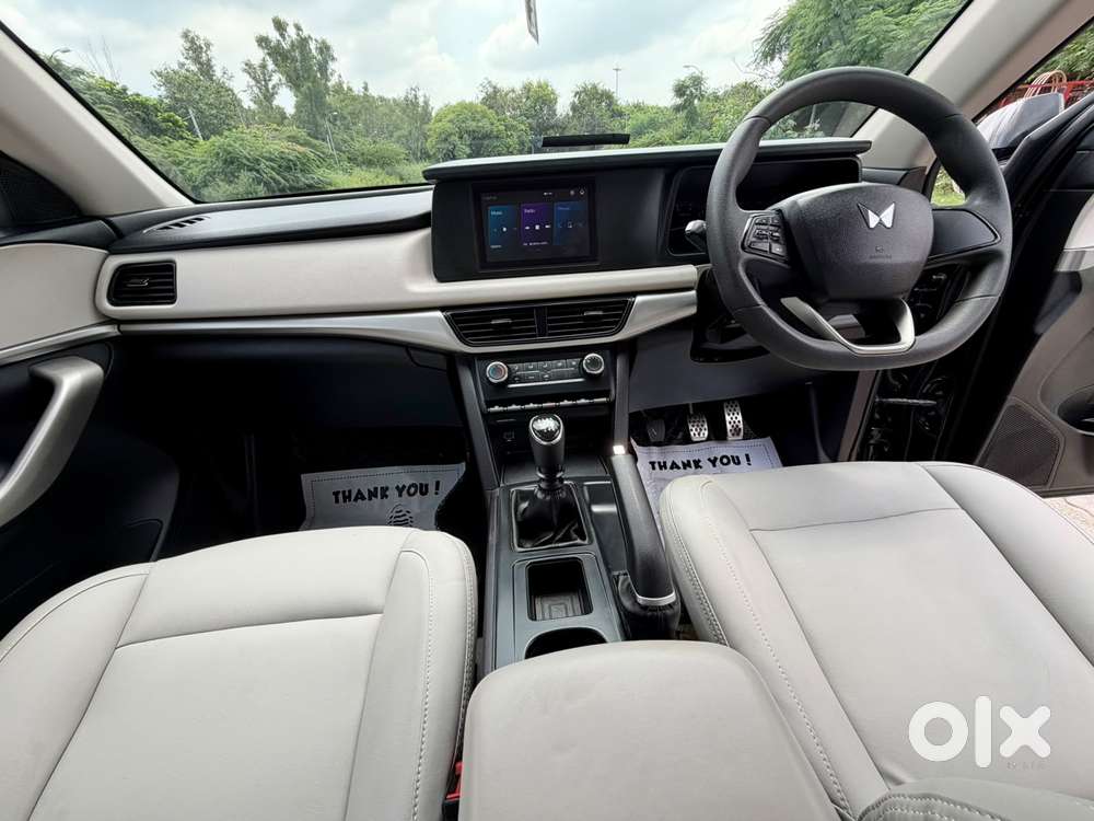 Mahindra Xuv700 2.0 Ax 5 Petrol Mt Str, 2024, Petrol