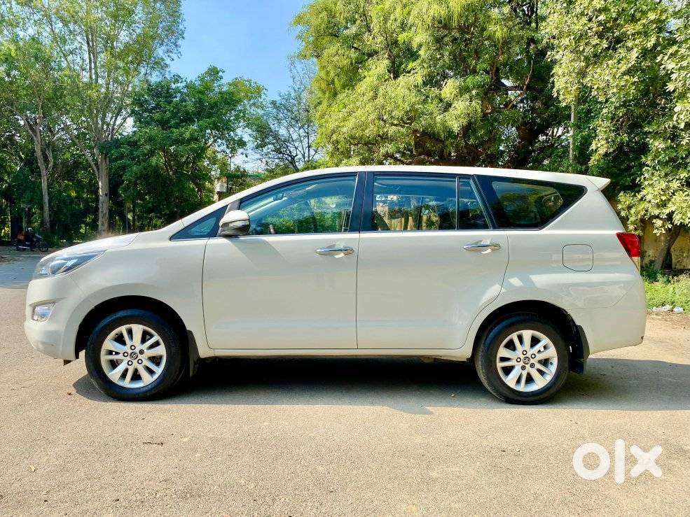 Toyota Innova Crysta 2.4 V 8 Str, 2017, Diesel