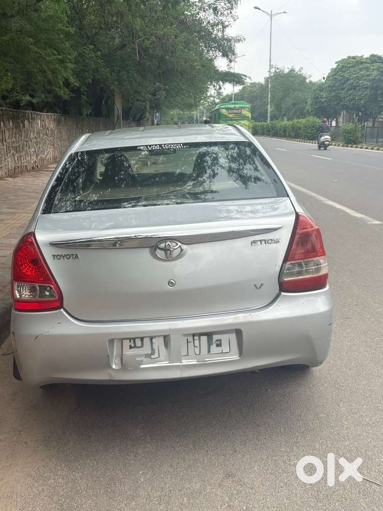 Toyota Etios Petrol Manual 2011 Km Driven 104000