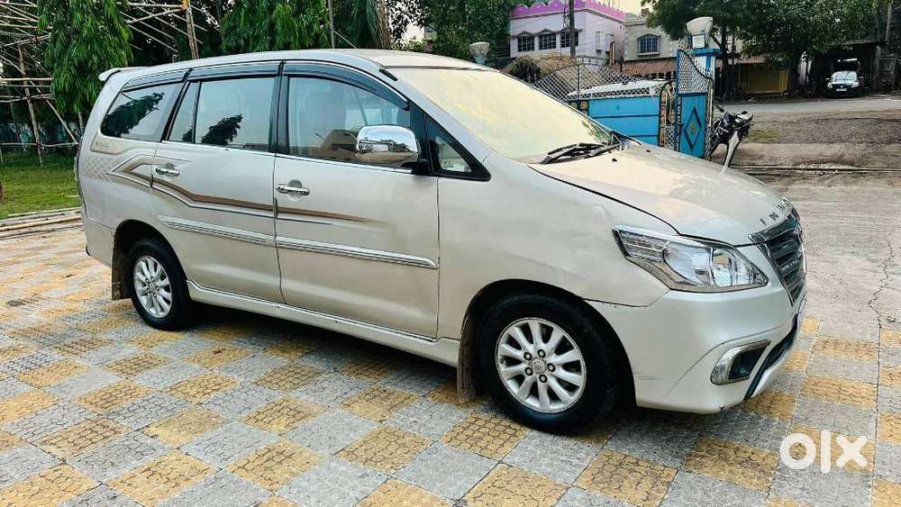 Toyota Innova 2004-2011 2.5 V Diesel 8-seater, 2012, Diesel