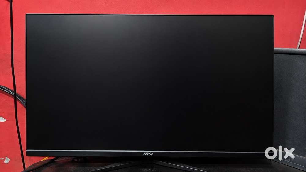 Gaming Monitor Msi 200hz 27 inch ( only 1 month used ) exellent