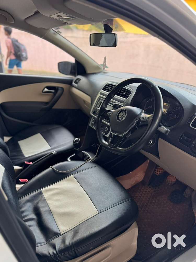 Volkswagen Polo 2015 Year