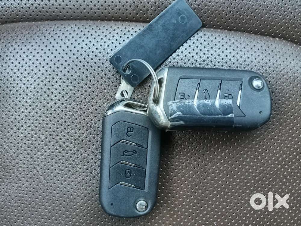 Mahindra Scorpio N Z8 Petrol At 7 Str, 2025, Petrol