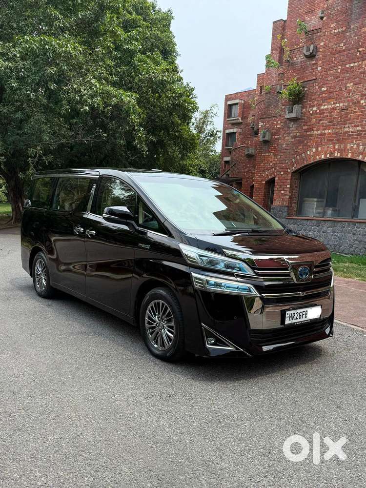 Toyota Vellfire Vip – Executive Lounge, 2023, Cng & Hybrids