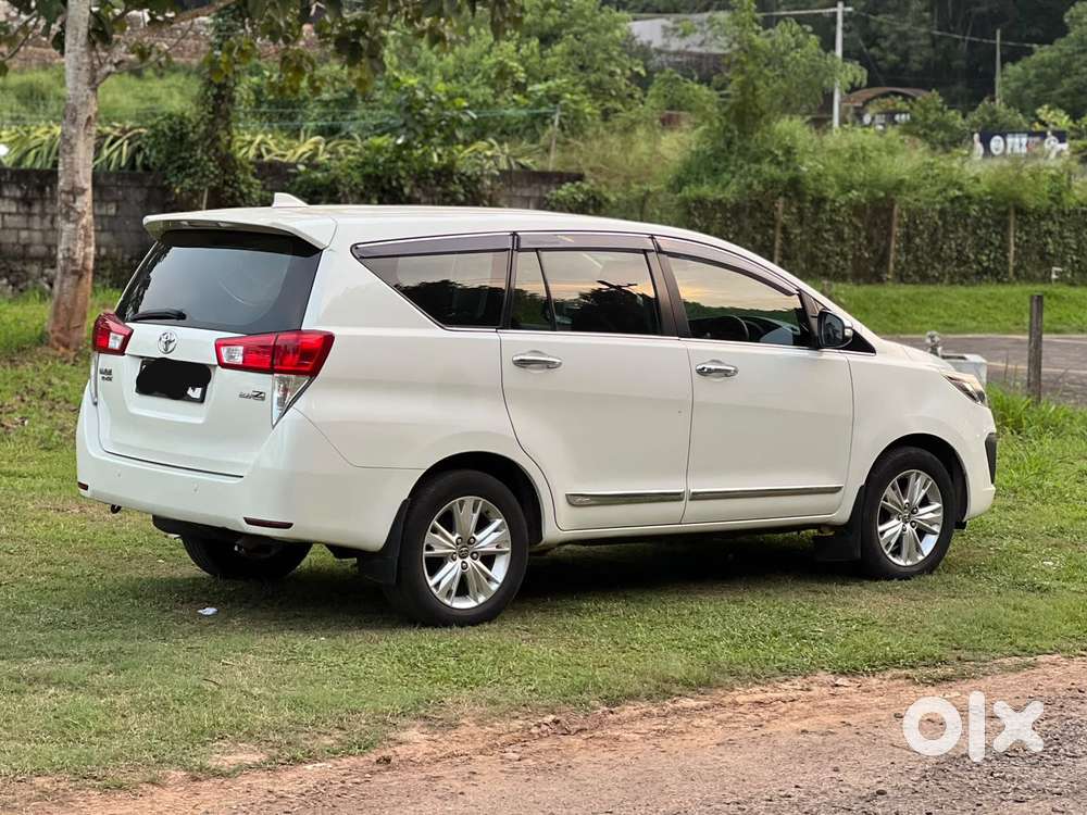 Toyota Innova Crysta 2.8 Z, 2016, Diesel