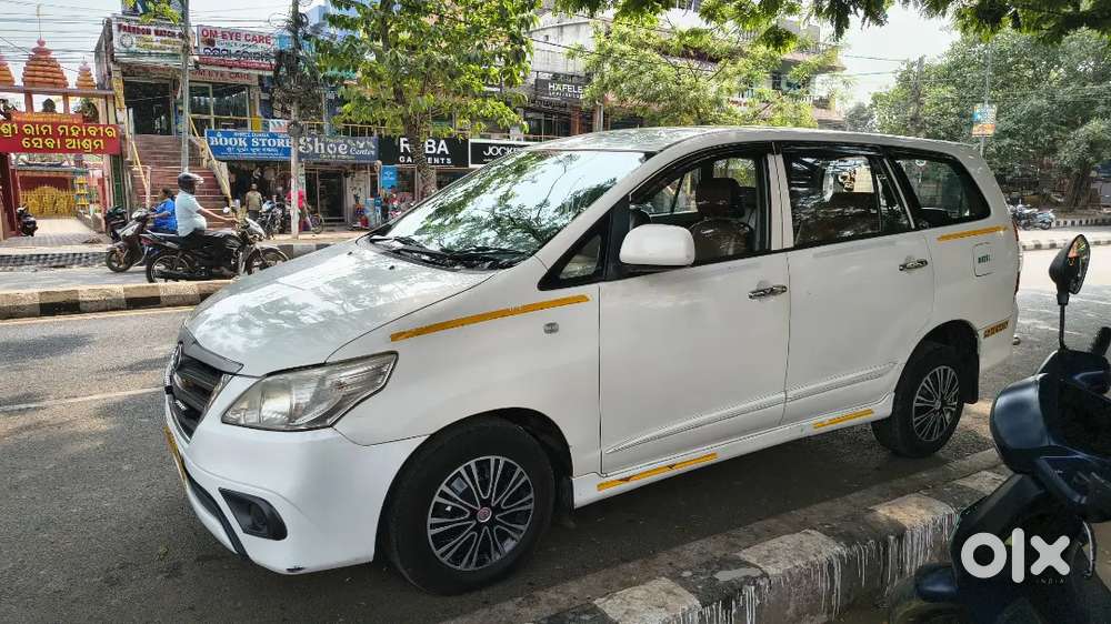 Toyota Innova 2015 Diesel 186000 Km Driven