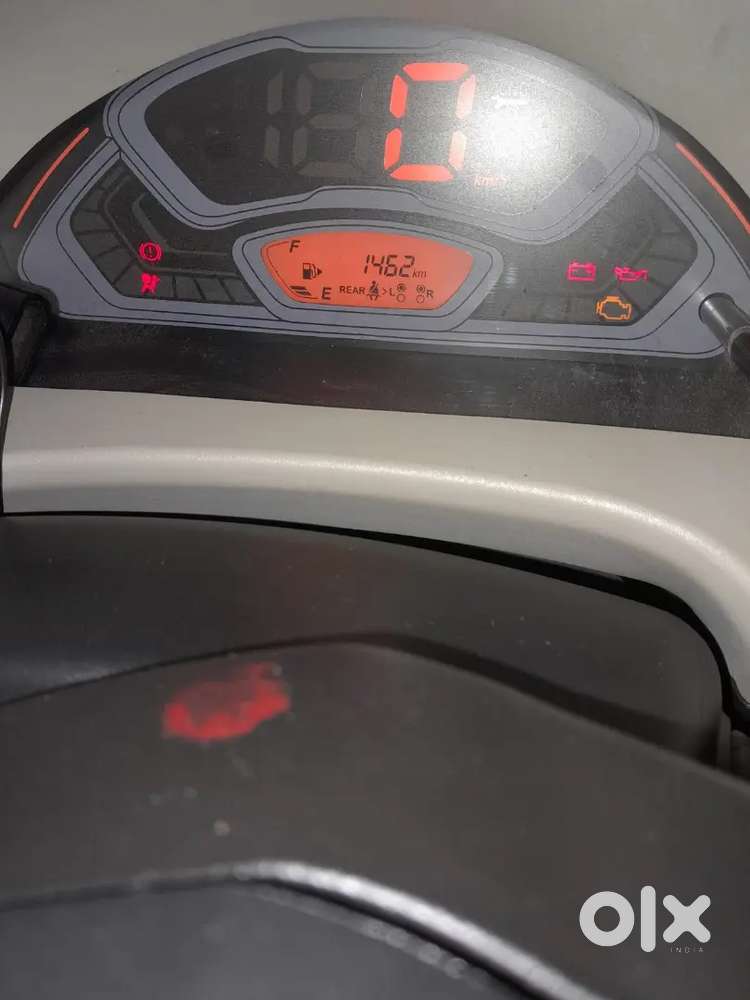 Maruti Suzuki Eeco 2025 Petrol 1462 Km Driven