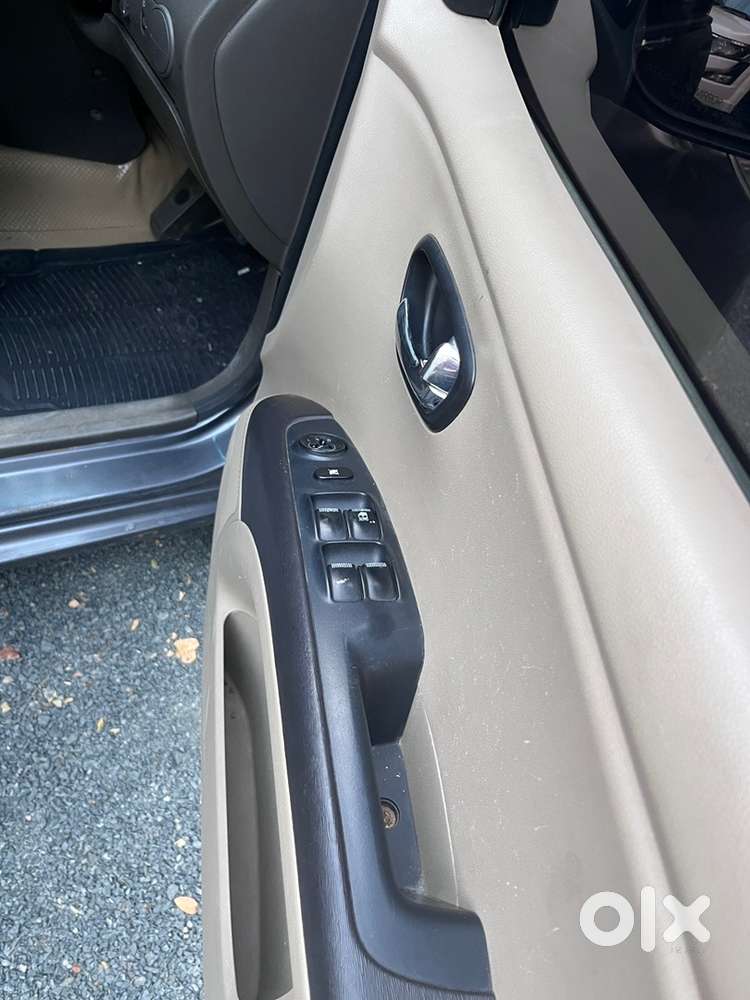 Hyundai I10 Sportz 2012