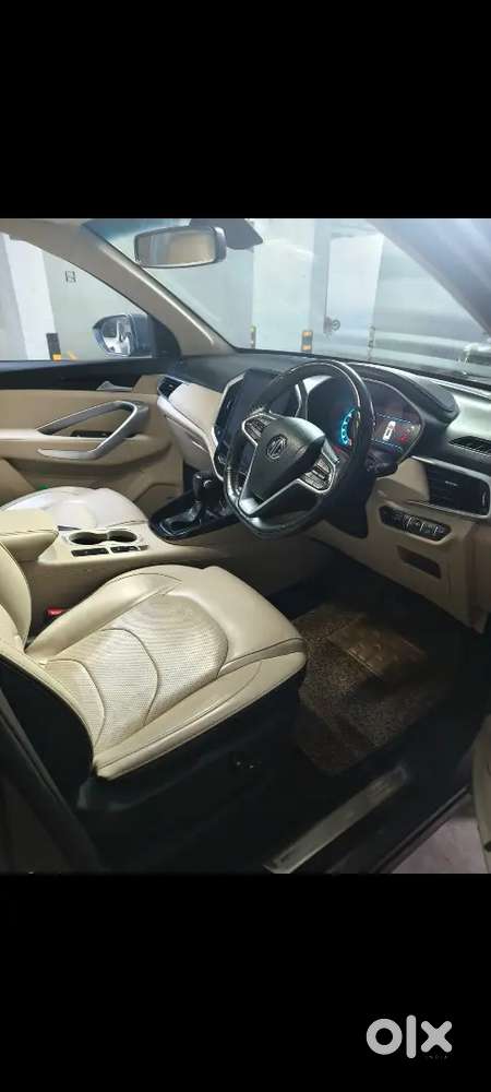 Mg Hector Sharp Top End Automatic