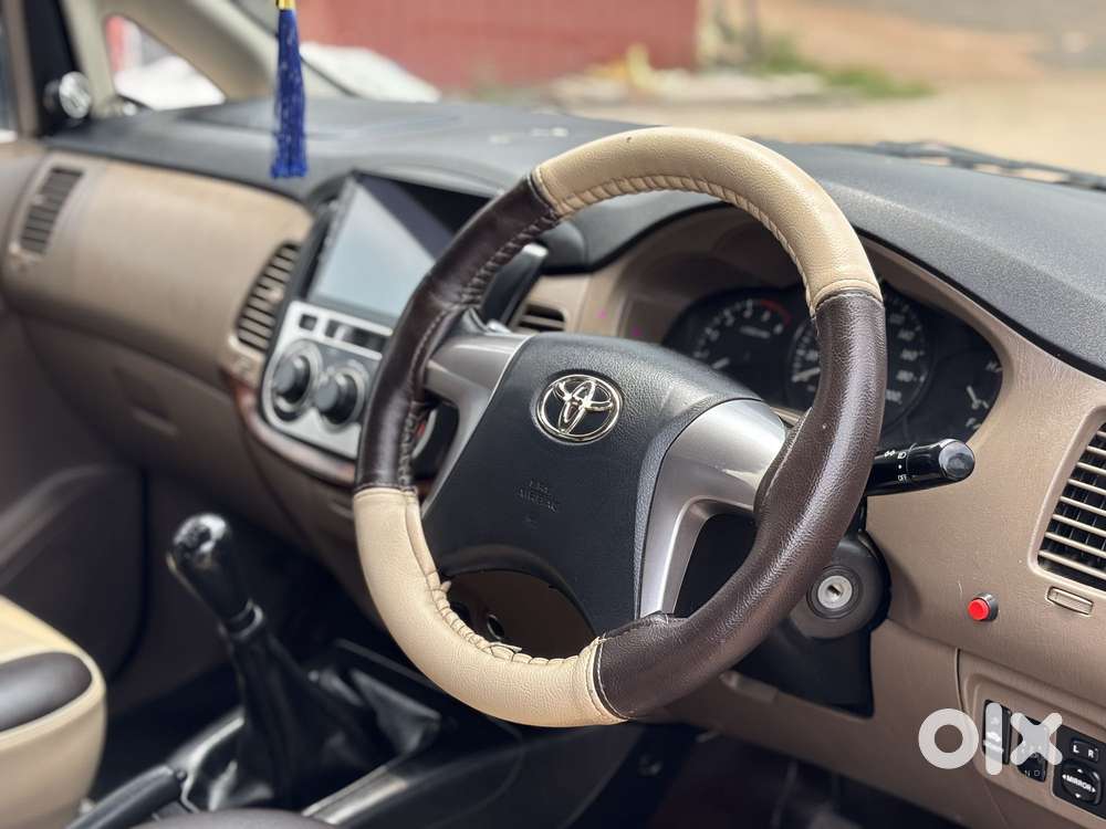 Toyota Innova 2.5 G (diesel) 7 Seater Bs Iv, 2015, Diesel