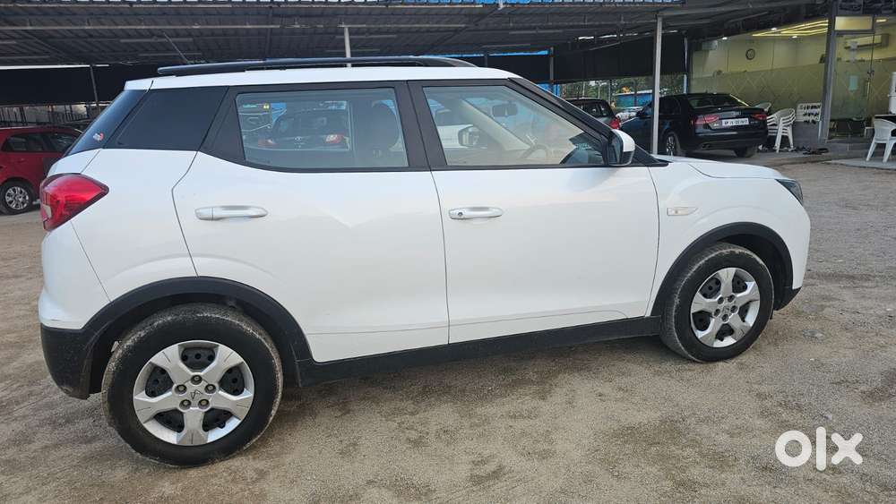 Mahindra Xuv300 1.2 W6 Amt Petrol, 2023, Petrol