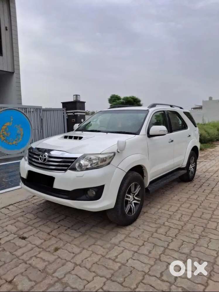 Toyota Fortuner 2015