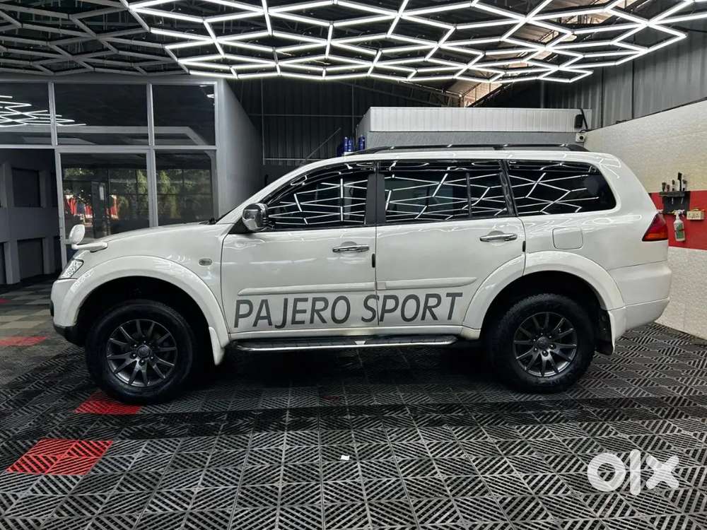 Mitsubishi Pajero Sport 2013 Diesel 100000 Km Driven