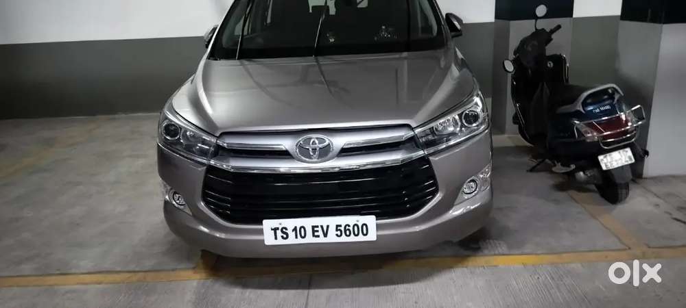 Toyota Innova Crysta 2.4 V 8 2019