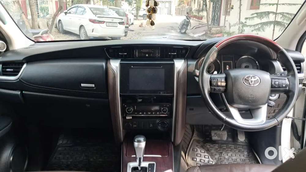 Toyota Fortuner 2018 Diesel 140000 Km Driven