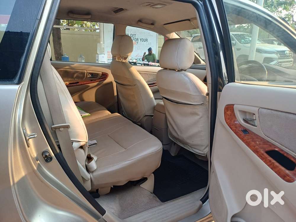 Toyota Innova Crysta 2.7 V, 2006, Petrol