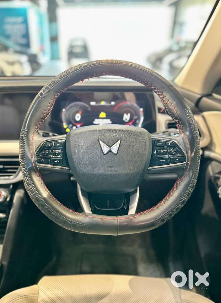 Mahindra Xuv700 2.2 Ax 7 Diesel Mt Luxury Pack Str, 2025, Diesel