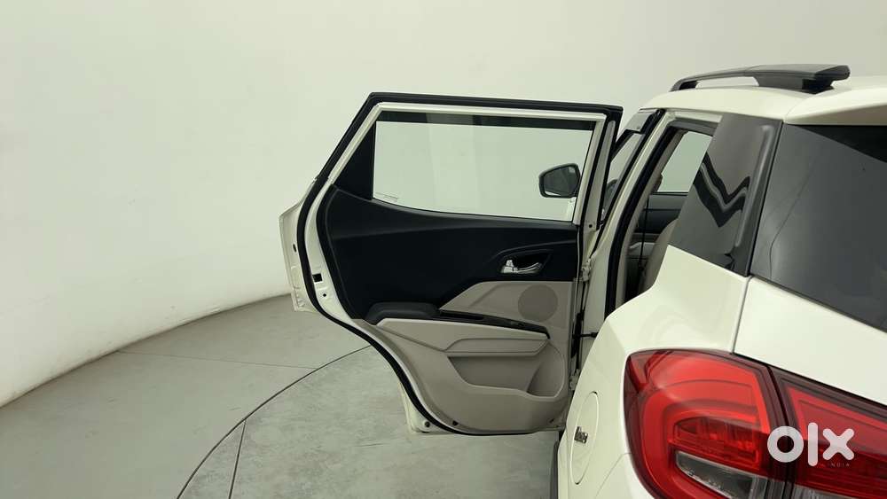 Mahindra Xuv300 W8 (o) 1.5 Diesel Amt, 2020, Diesel