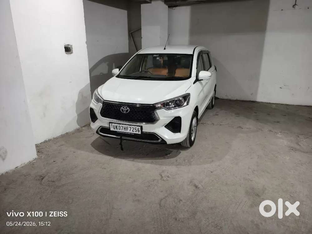 Toyota Rumion 2025 Petrol Well Maintained
