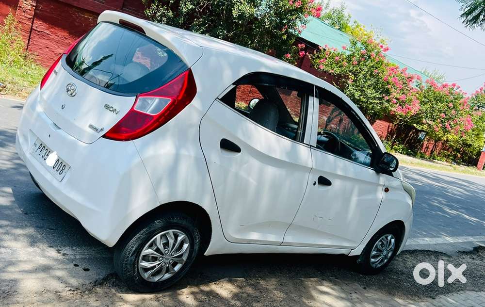 Hyundai Petrol Car 2012
